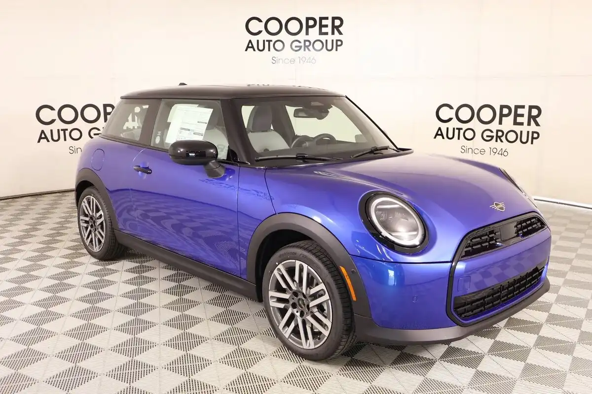 2026 MINI Hardtop Cooper Oxford Edition's photo