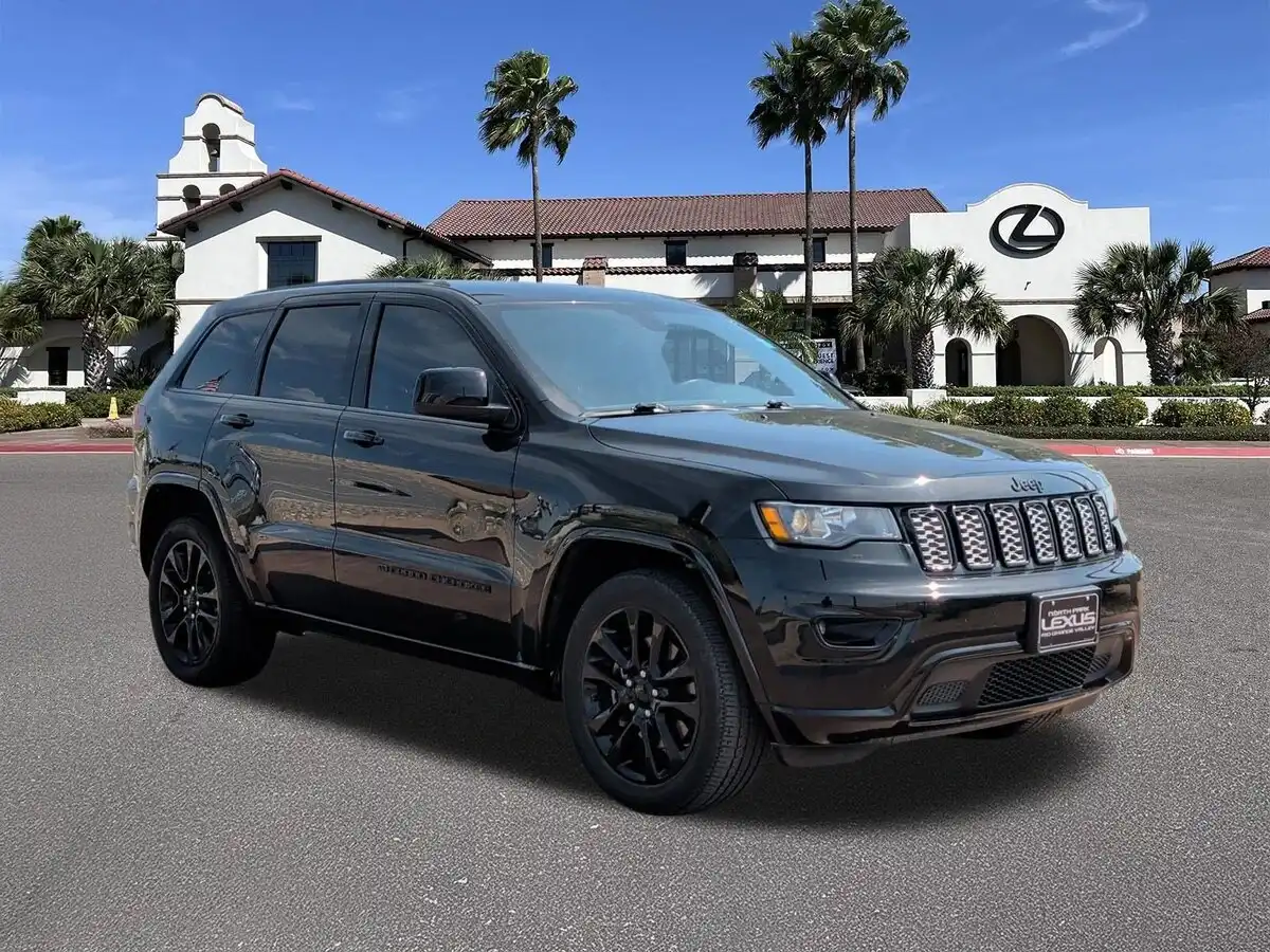 2022 Jeep Grand Cherokee Laredo X's photo