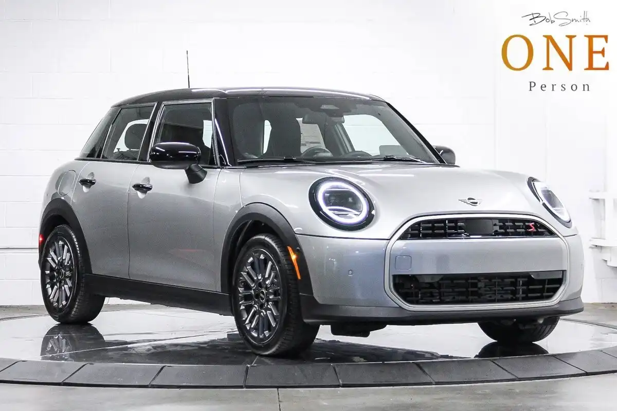 2026 MINI Hardtop Cooper S's photo