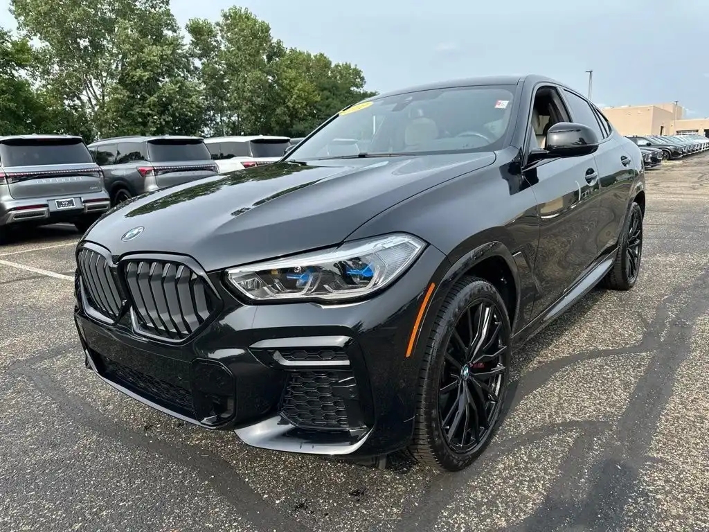 2022 BMW X6 M50i's photo