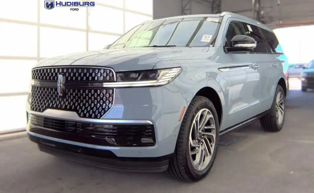 2025 Lincoln Navigator Reserve 4WD's photo