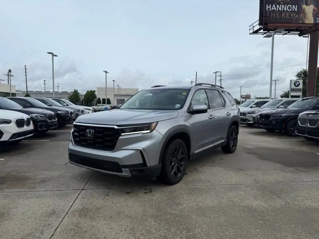 2025 Honda Pilot Touring+ AWD's photo
