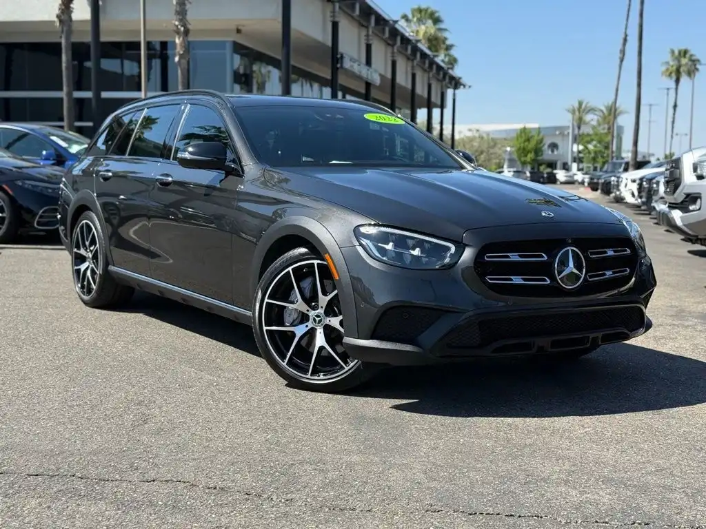 2022 Mercedes-Benz E-Class E450 4MATIC All-Terrain's photo