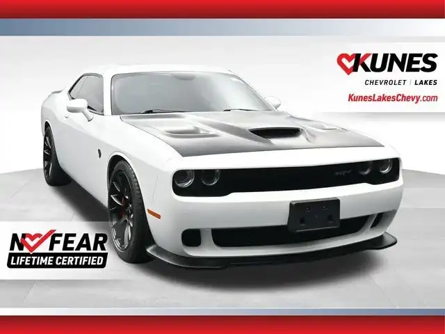 2016 Dodge Challenger SRT Hellcat's photo