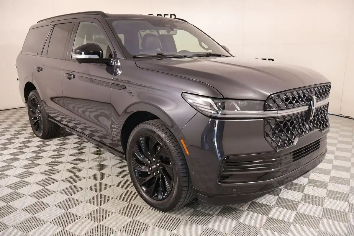 2025 Lincoln Navigator Reserve 4WD's photo