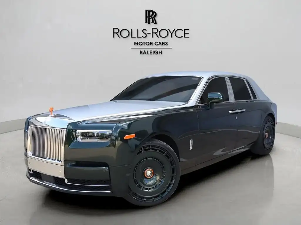 2023 Rolls-Royce Phantom Base's photo