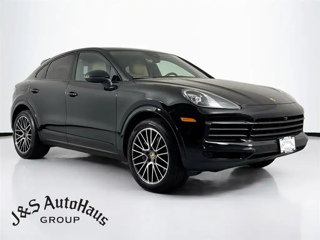 2023 Porsche Cayenne Platinum Edition S's photo
