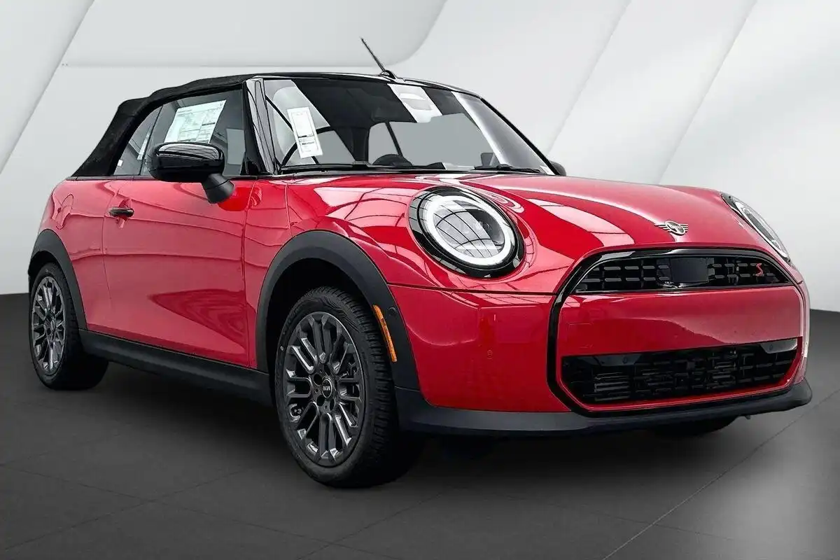 2026 MINI Convertible Cooper S's photo