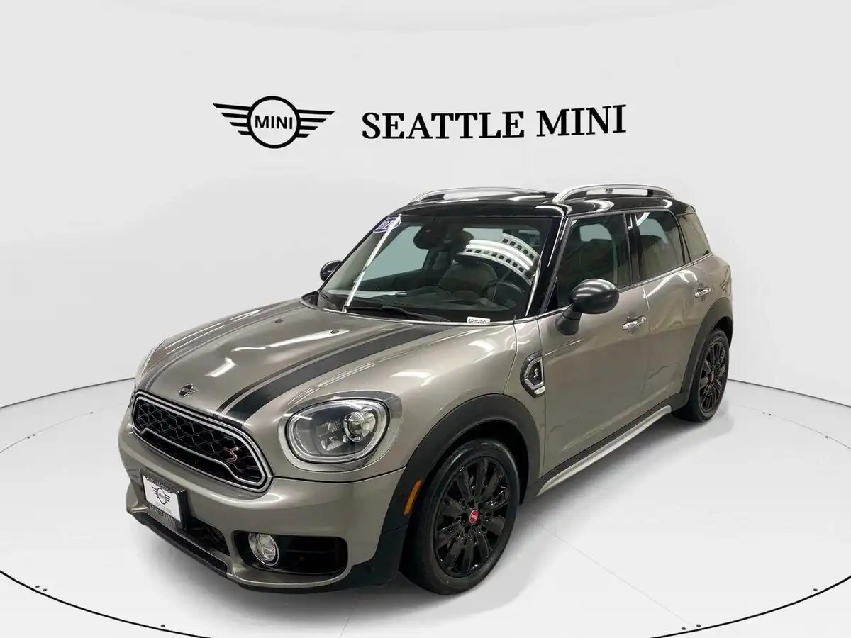 2019 MINI Countryman Cooper S Iconic's photo