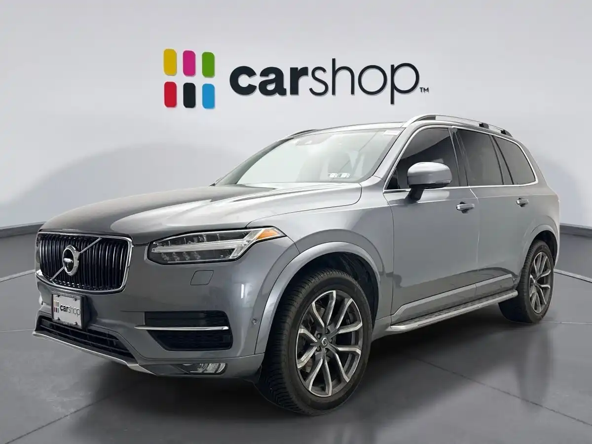 2017 Volvo XC90 T6 AWD Momentum's photo