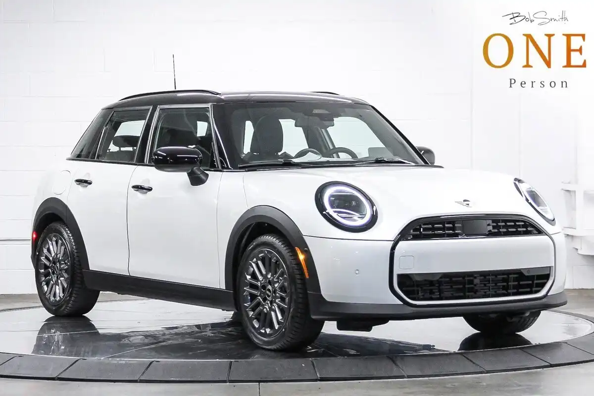 2026 MINI Hardtop's photo