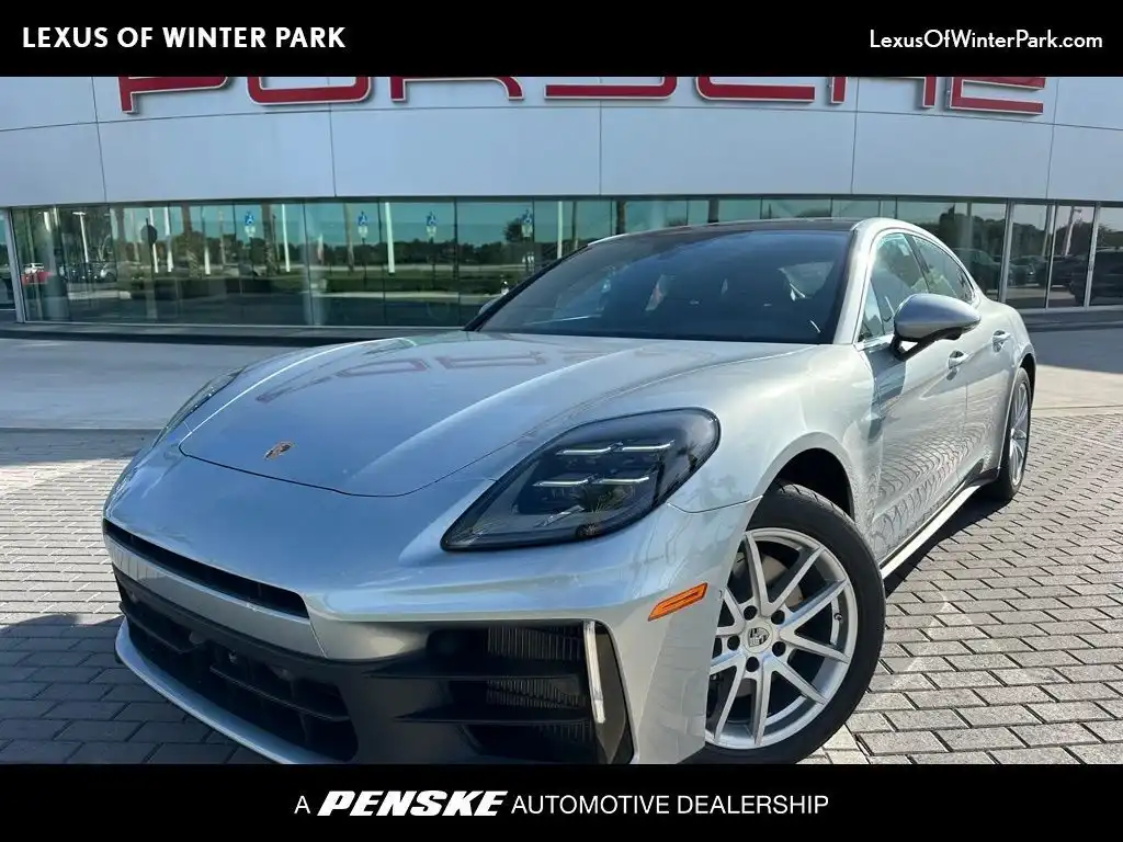 2026 Porsche Panamera Base's photo
