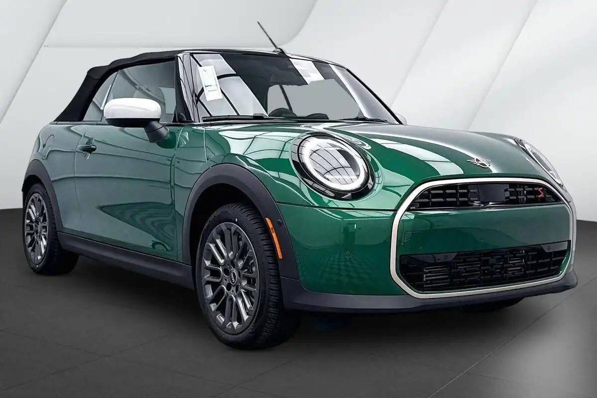 2026 MINI Convertible Cooper S's photo