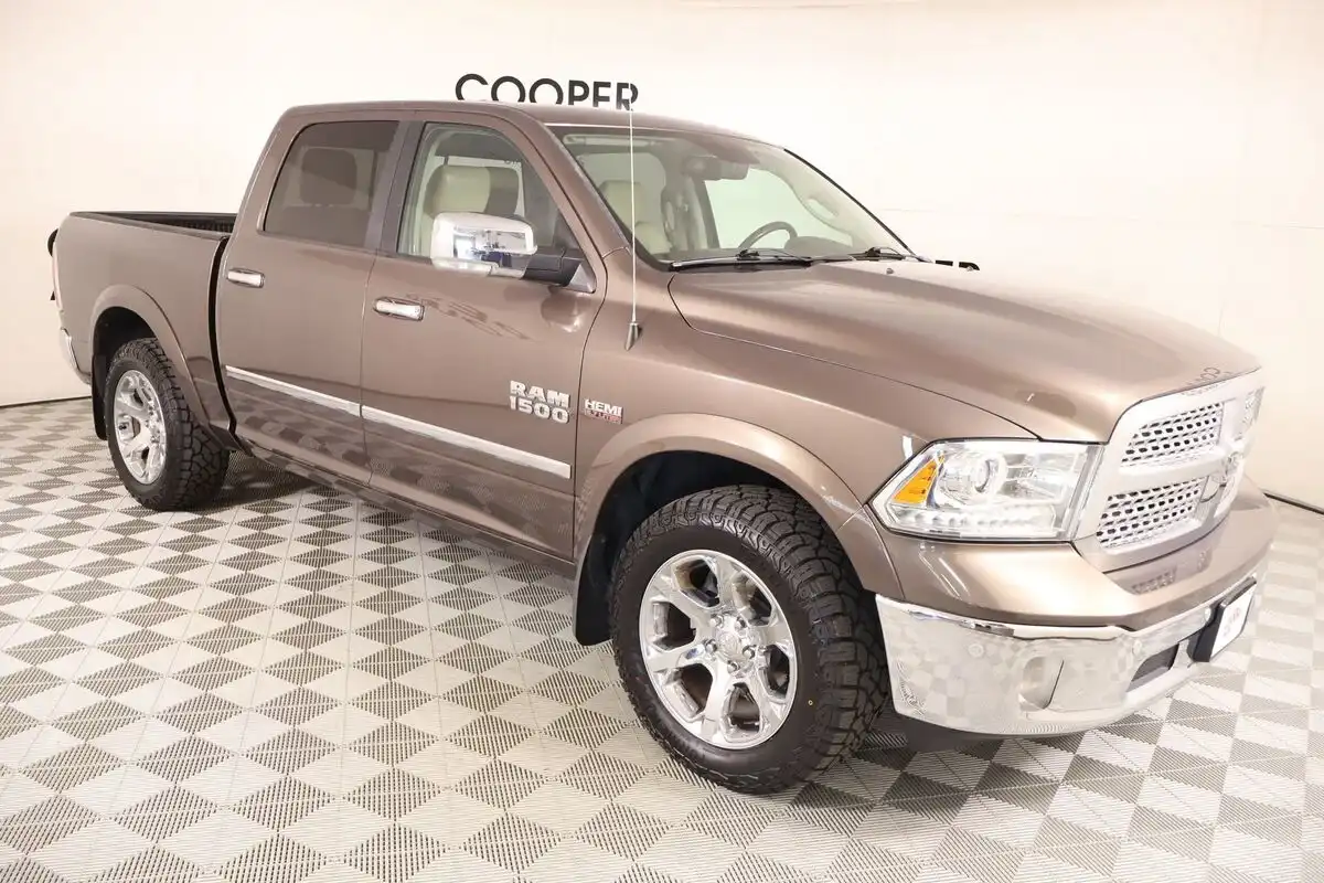 2018 RAM 1500 Laramie 4WD Crew Cab 5'7's photo