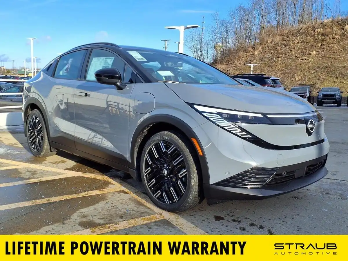 2026 Nissan Leaf Platinum+'s photo