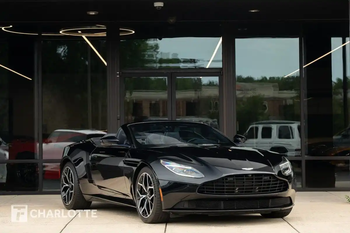 2019 Aston Martin DB11 V8 Volante's photo