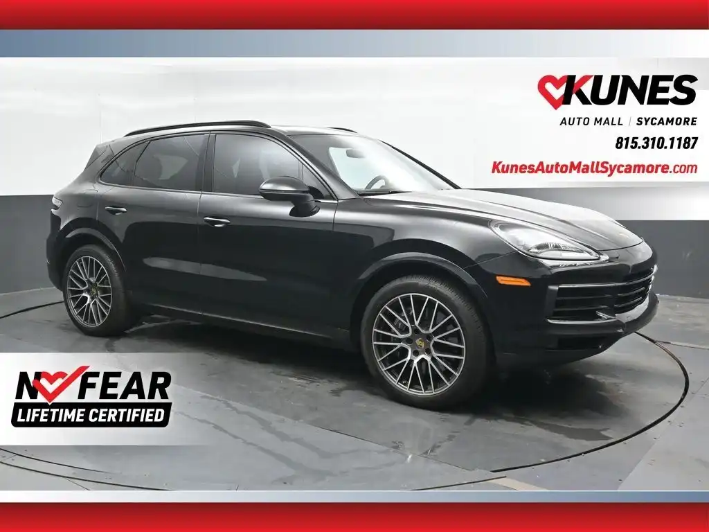 2023 Porsche Cayenne Platinum Edition's photo