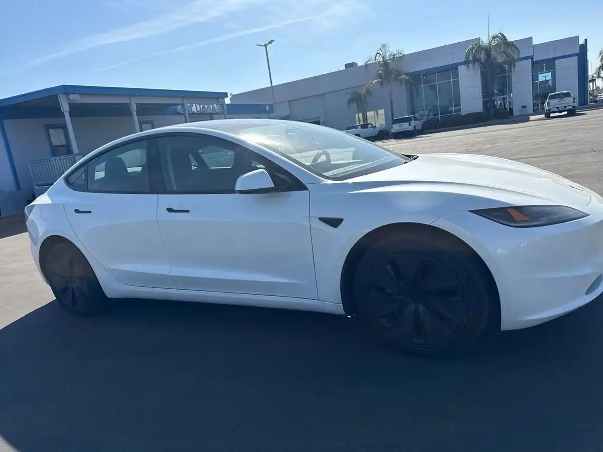 2025 Tesla Model 3 Long Range's photo