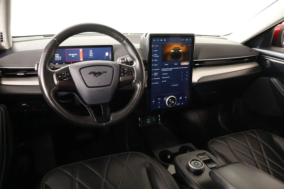 2021 Ford Mustang-Mach-e Select photo 3
