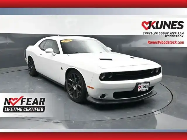 2016 Dodge Challenger Scat Pack's photo