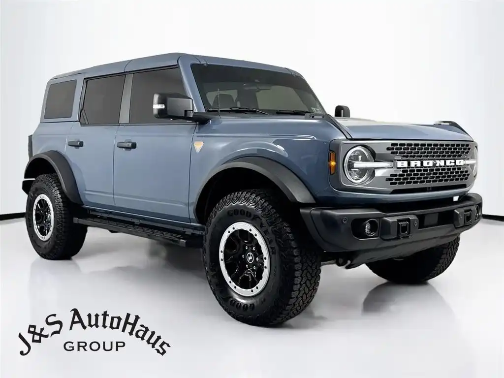 2025 Ford Bronco Badlands 4x4's photo