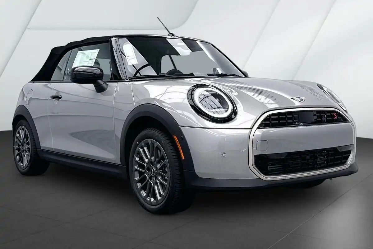 2026 MINI Convertible Cooper S's photo
