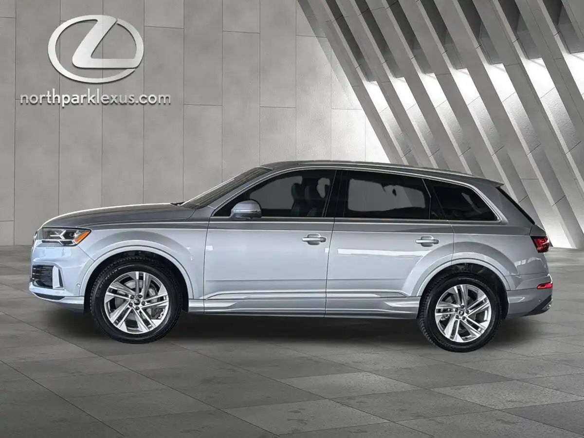 2021 Audi Q7 45 Premium Plus quattro Tiptronic's photo
