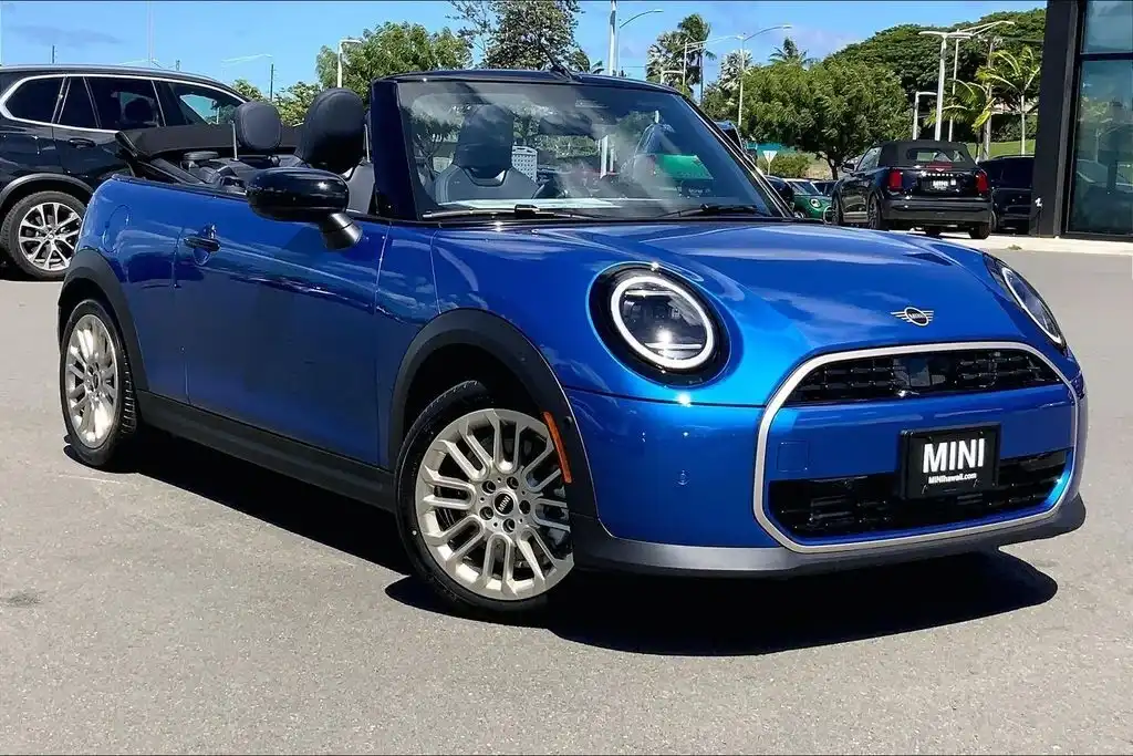 2026 MINI Convertible Cooper Signature's photo
