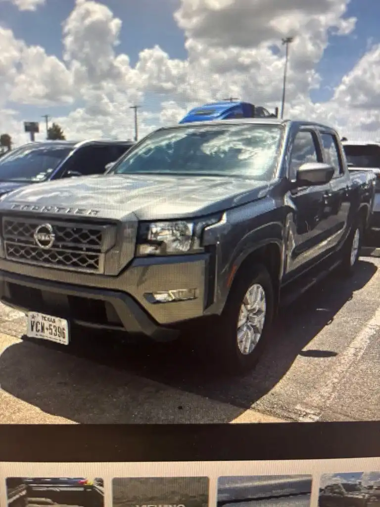 2022 Nissan Frontier SV Crew Cab 4X2 SWB's photo