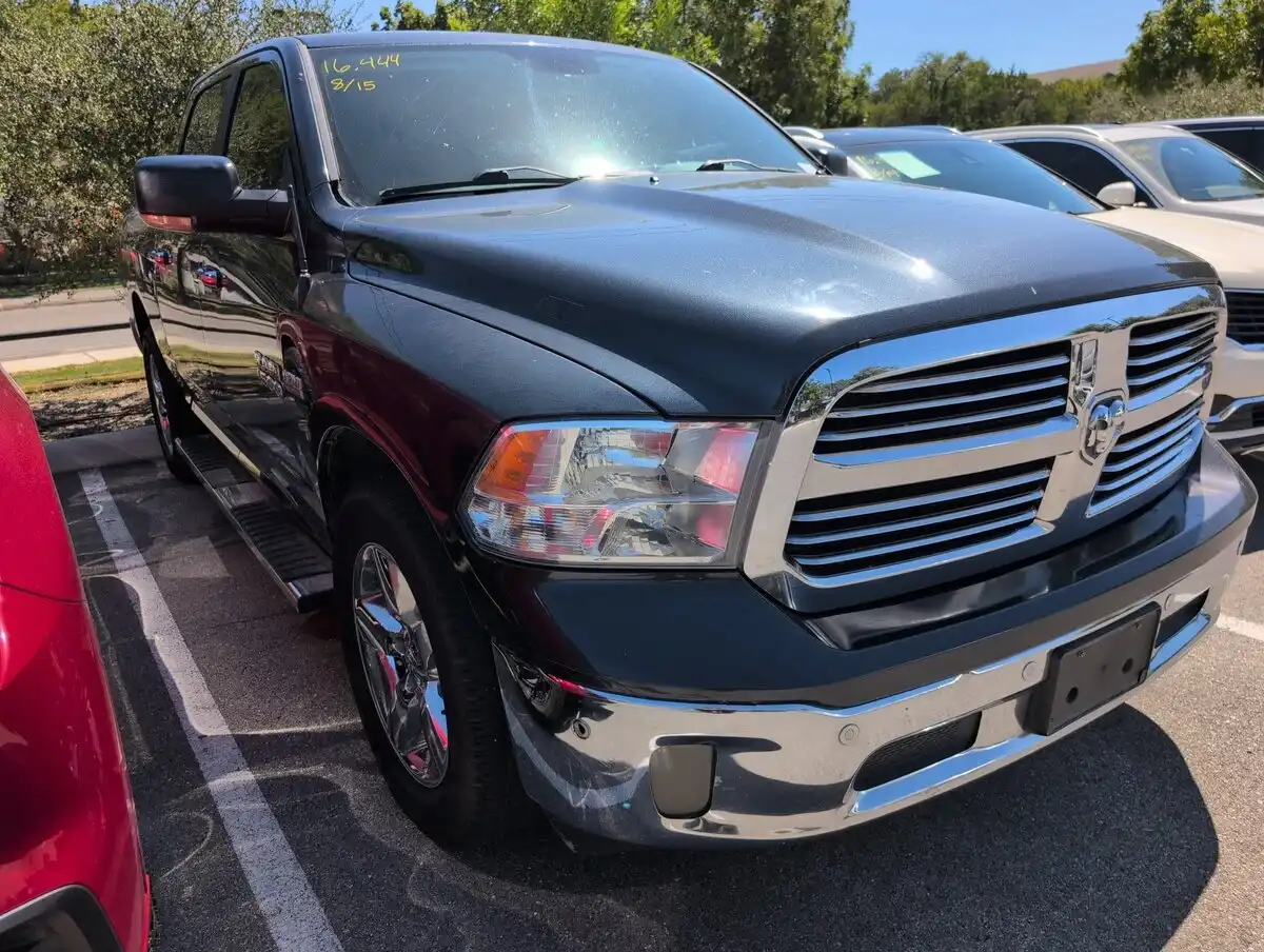2017 RAM 1500 Lone Star 4x4 Crew Cab 5'7's photo