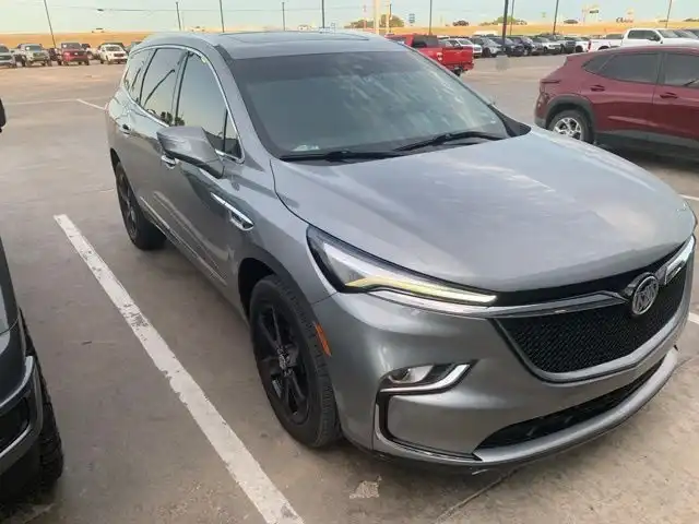 2023 Buick Enclave Essence's photo