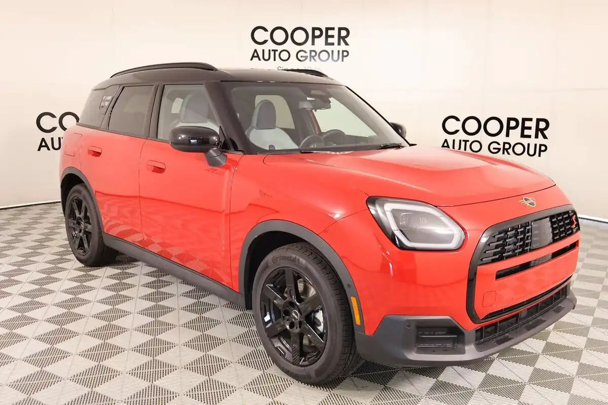 2027 MINI Countryman S ALL4 Oxford Edition's photo