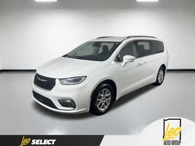 2021 Chrysler Pacifica Touring L's photo