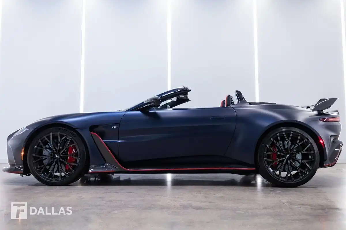 2023 Aston Martin Vantage 4.0 V8 Roadster's photo