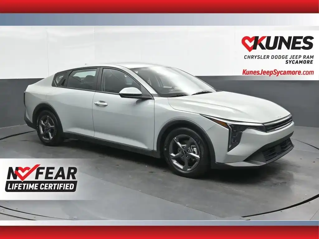 2025 Kia K4 LXS AT's photo