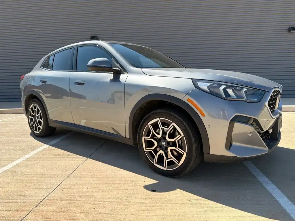 2026 BMW X2 xDrive28i's photo