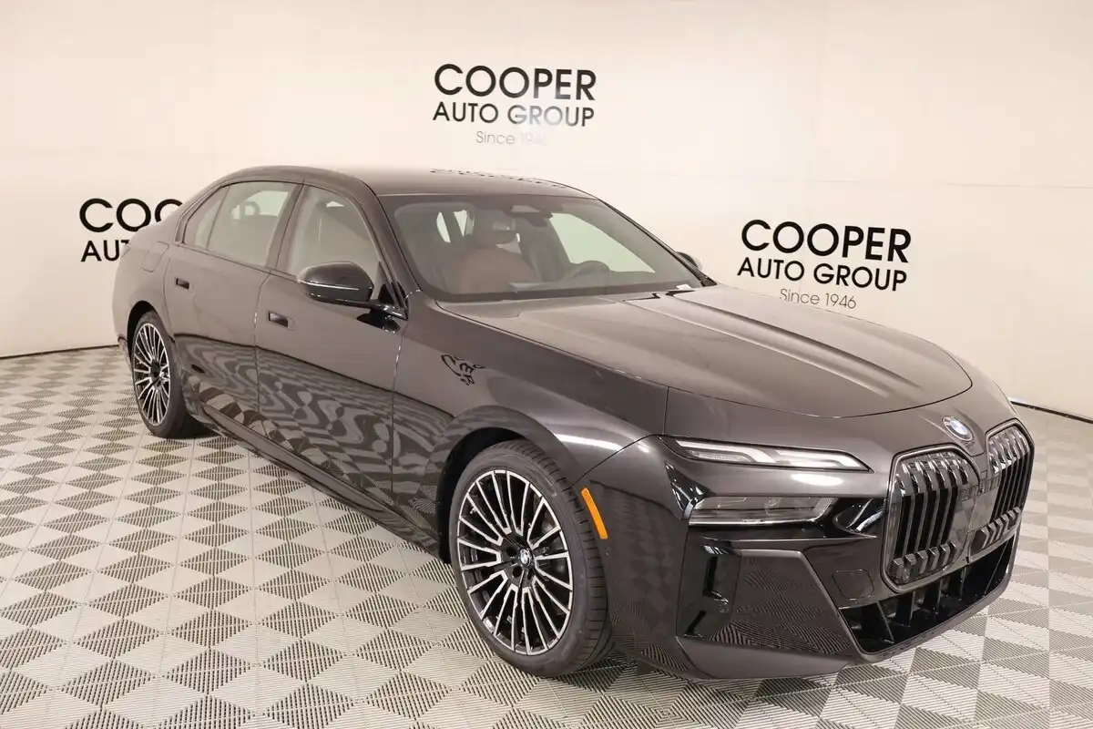 2026 BMW 7 Series 740i Sedan's photo