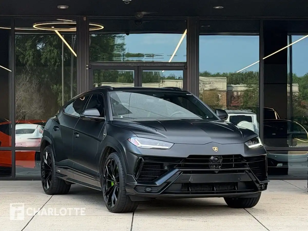 2023 Lamborghini Urus 4.0 V8 S's photo