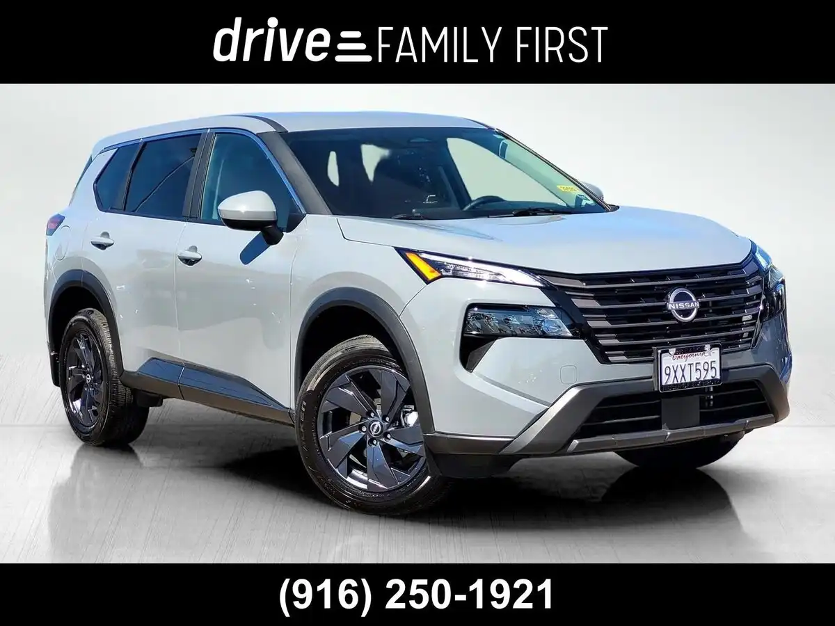 2026 Nissan Rogue SV FWD's photo
