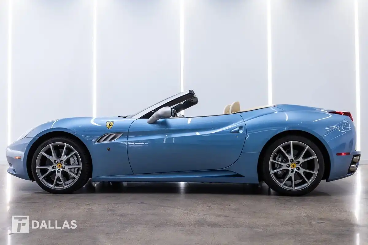 2012 Ferrari California Base's photo