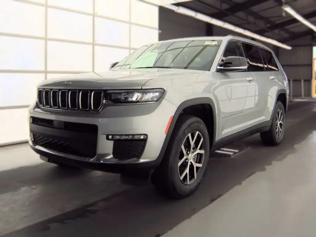 2023 Jeep Grand Cherokee L Limited 4WD's photo