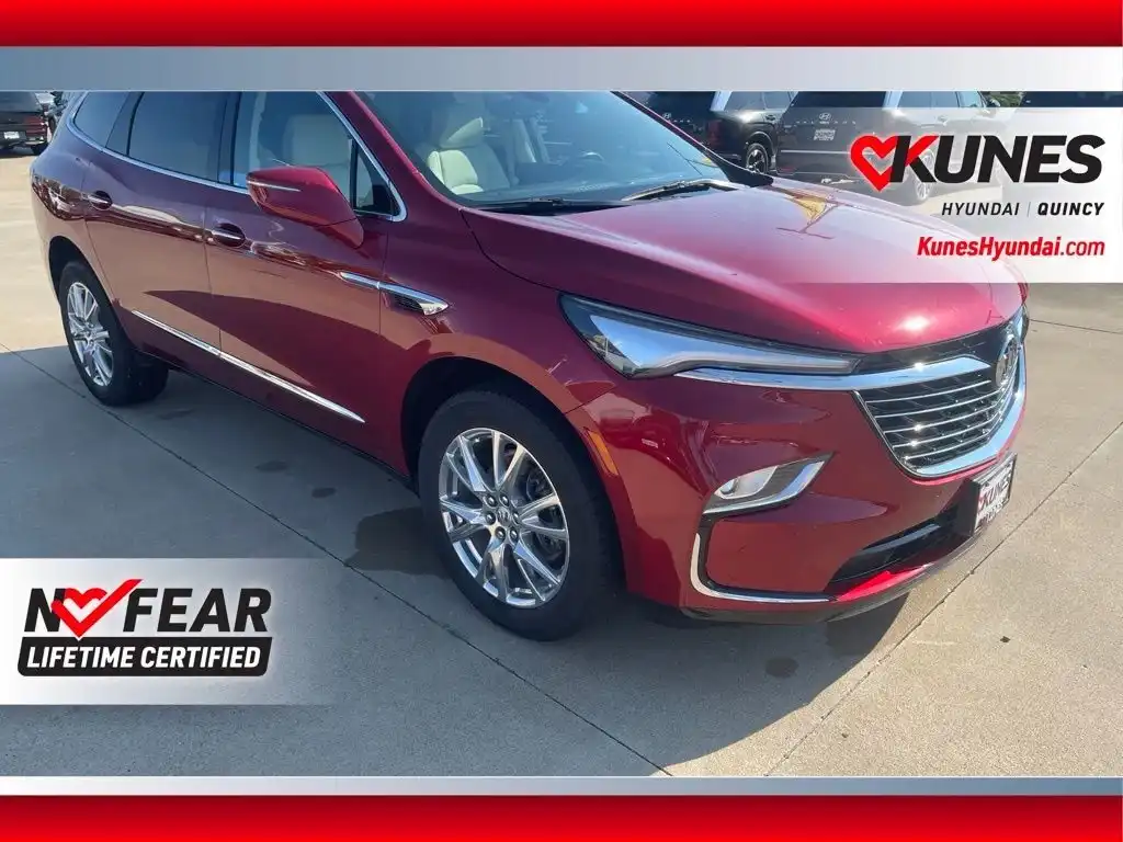 2024 Buick Enclave Essence's photo