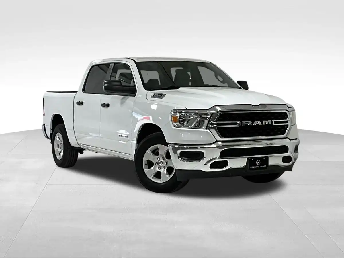 2024 RAM 1500 Big Horn/Lone Star 4x4 Crew Cab 5'7's photo