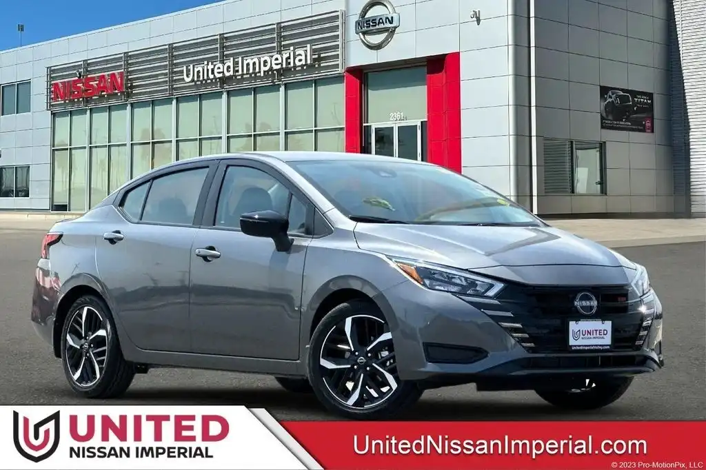2025 Nissan Versa 1.6 SR CVT's photo
