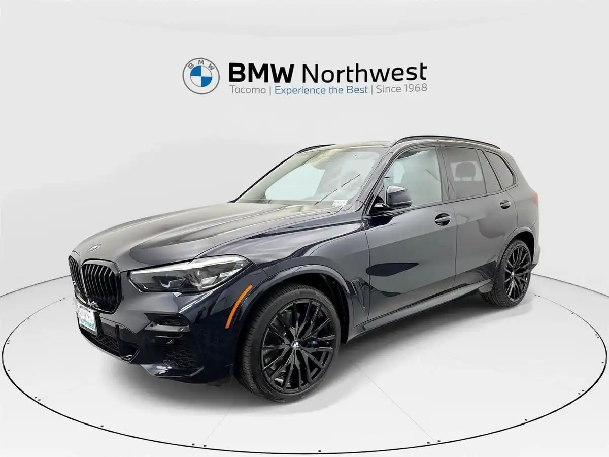 2022 BMW X5 M50i's photo