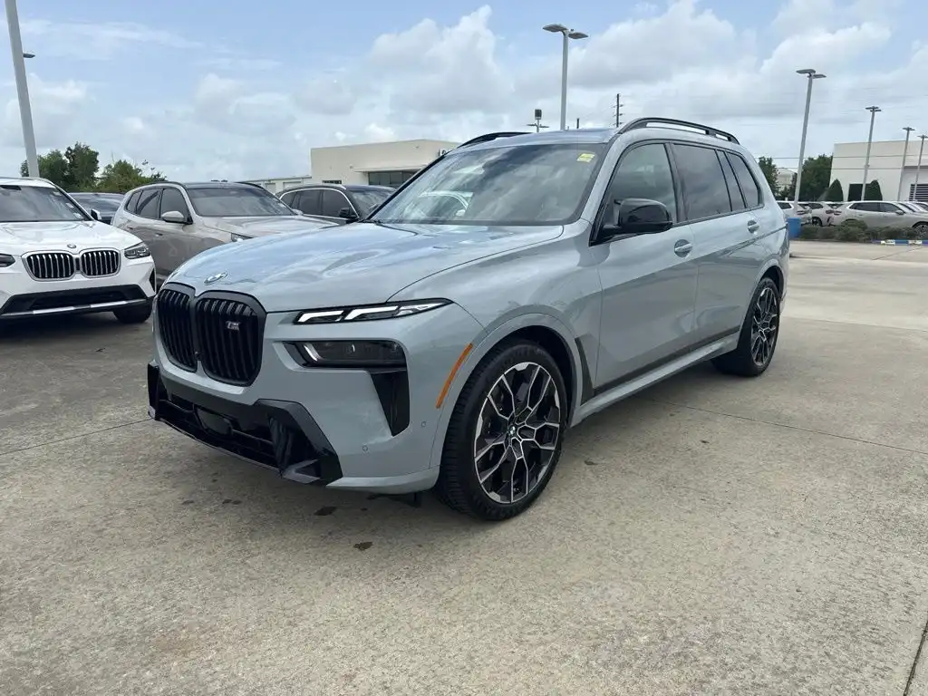 2027 BMW X7 M60i's photo