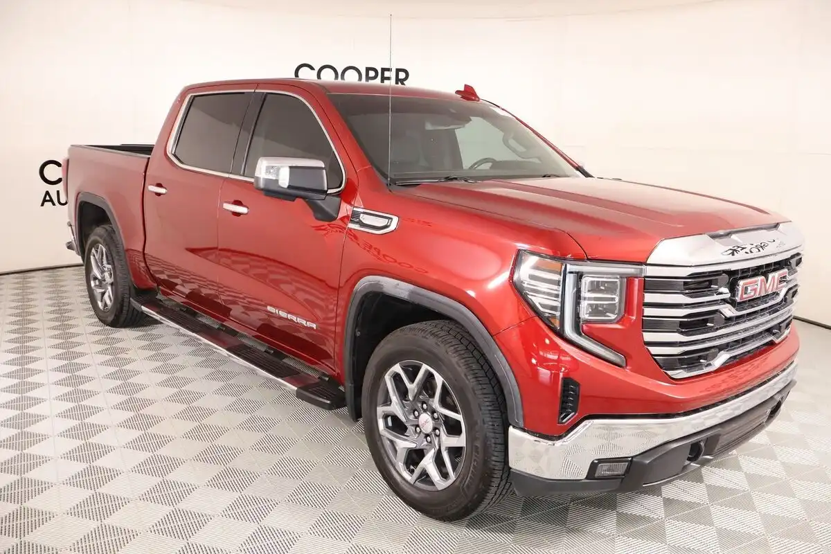 2022 GMC Sierra 2WD Crew Cab Short Box SLT's photo
