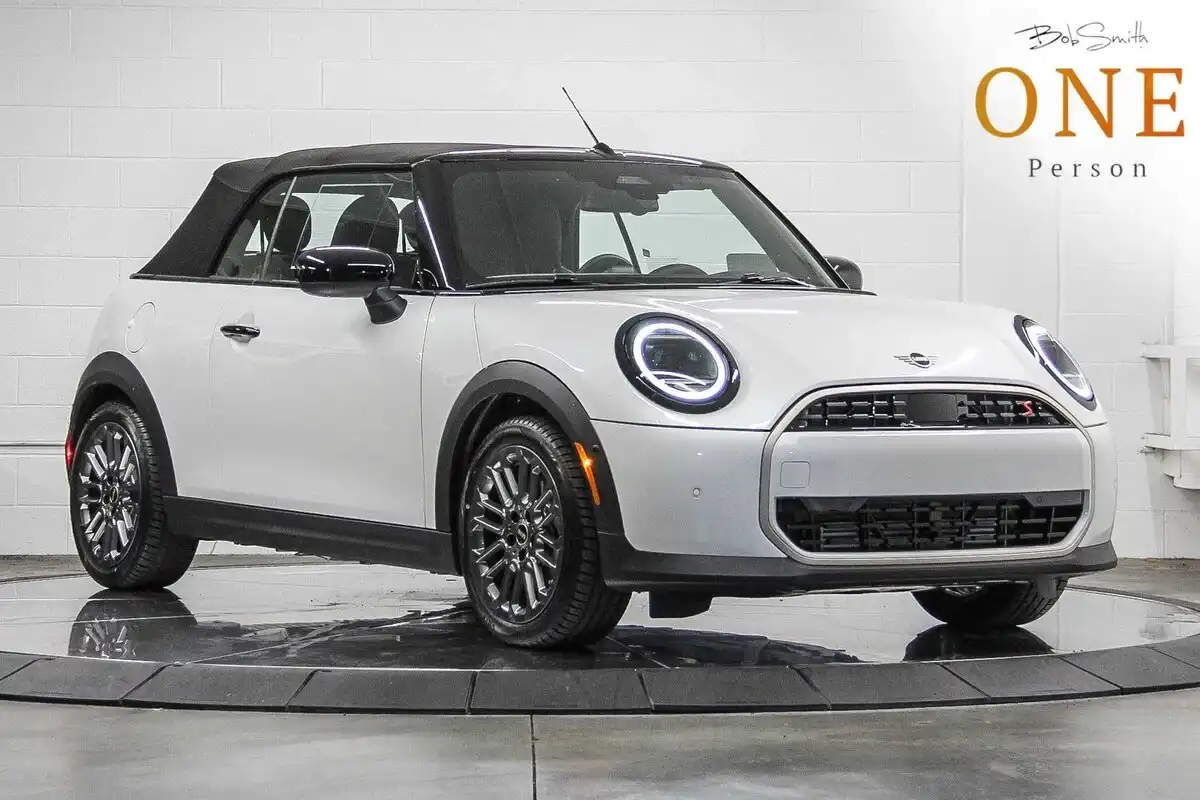 2026 MINI Convertible Cooper S's photo