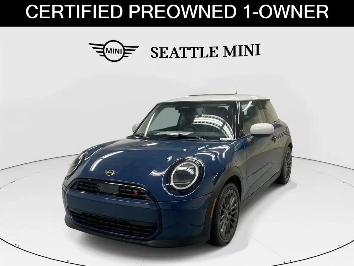 2025 MINI Hardtop Cooper S Signature's photo
