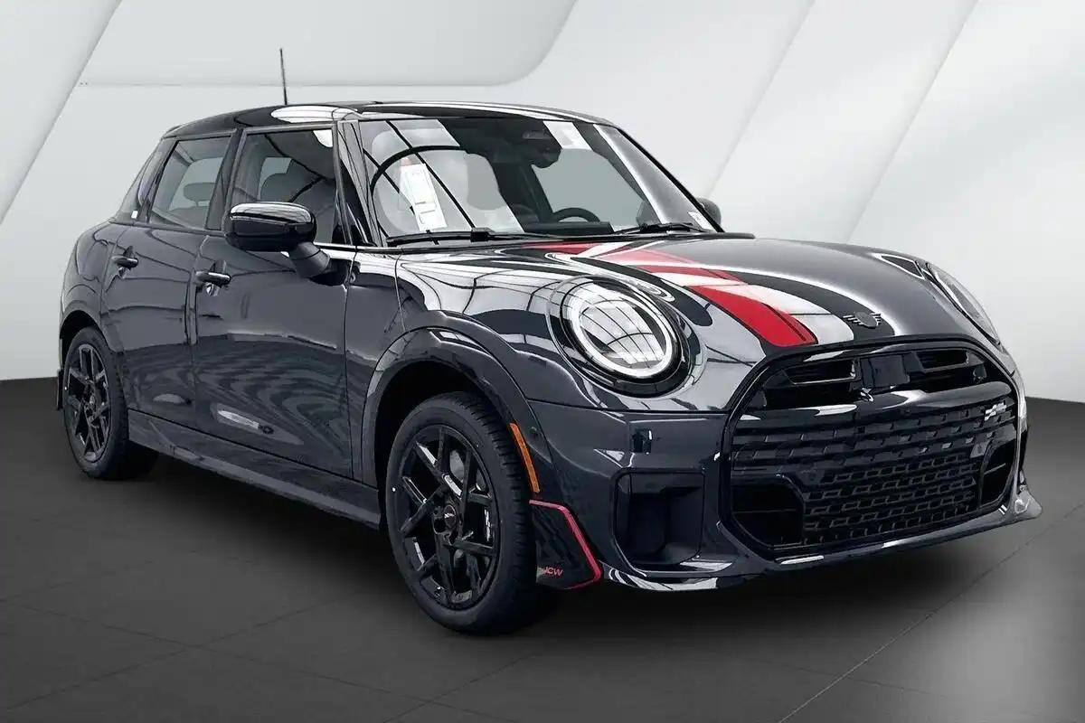 2026 MINI Hardtop Cooper S's photo